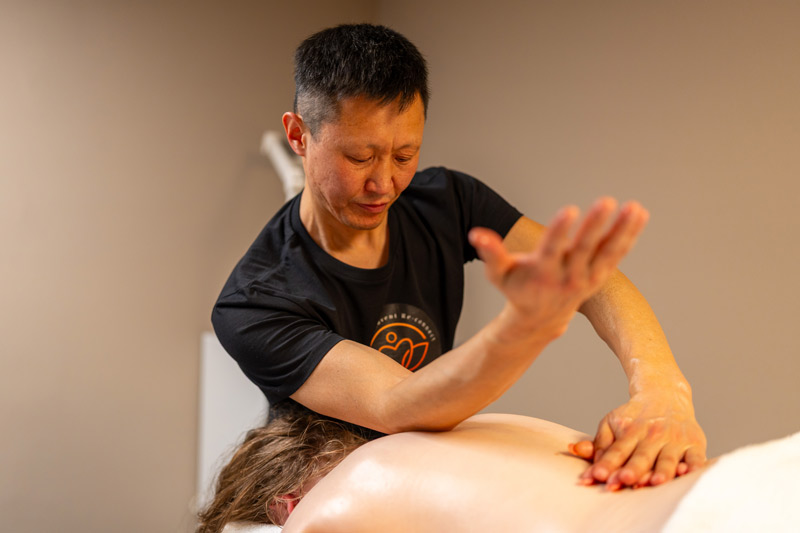 Shijir -Massage des Rückens